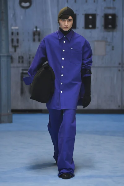 Look 49